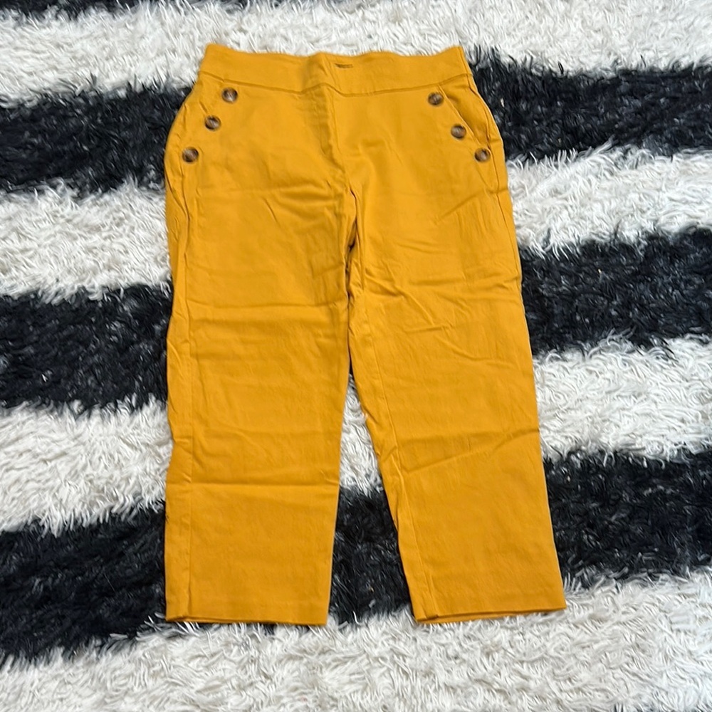 Jenna Rose Women’s Marigold Button-Accent Capri Pants, Sz 10
